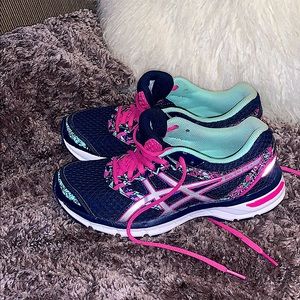ASICS Geo Excite 4 Like New Running Shoe